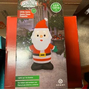 3.5’ Santa Christmas Inflatable Indoor/Outdoor Christmas Decor